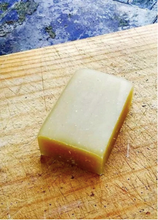 Load image into Gallery viewer, Simple Life Mom - Nettle &amp; Aloe Herbal Shampoo Bar 4 oz.
